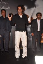 Arjun Rampal at Arjun Rampal_s Alive perfume launch in Mumbai on 12th Jan 2012 (102).JPG